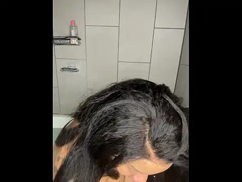 NeliaHexxen online show from December 20, 2025, 3:57 am