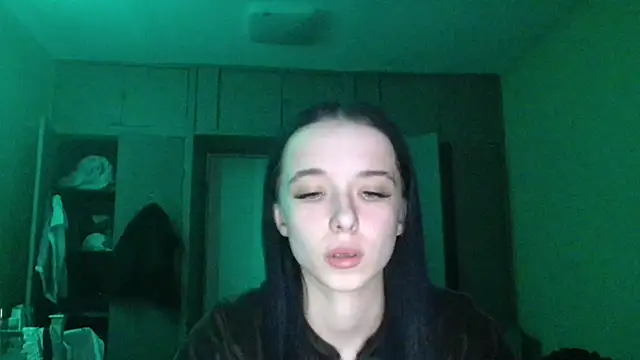 Emilia Light online show from March 20, 2026, 3:28 pm