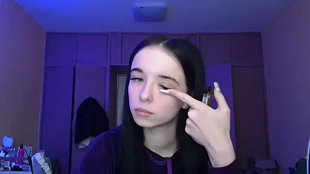 Emilia Light online show from March 26, 2026, 8:09 am