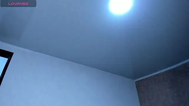 Layla lell online show from November 7, 2025, 12:27 pm