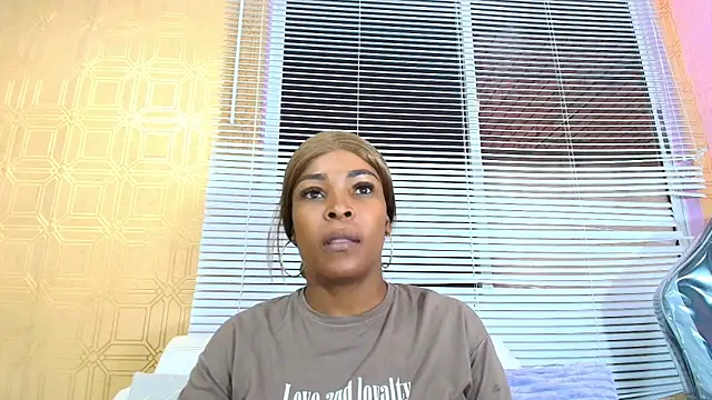 Layla lell online show from May 8, 2026, 12:32 pm