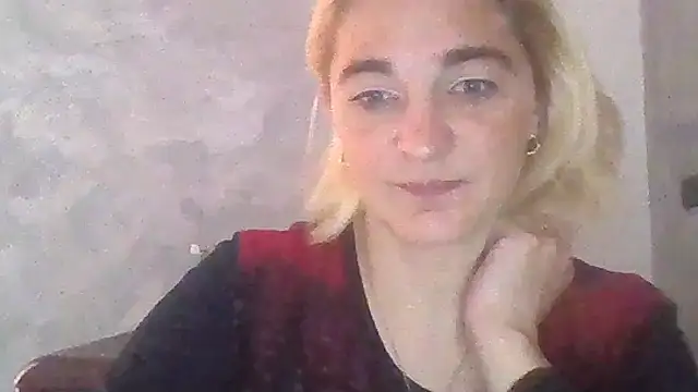 Snapshot of GoldenAngelMilf chatting on October 7, 2025, 8:44 am GoldenAngelMilf online show from October 7, 2025, 8:44 am