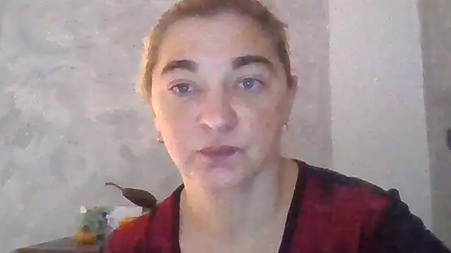 Snapshot of GoldenAngelMilf chatting on November 5, 2025, 7:52 am GoldenAngelMilf online show from November 5, 2025, 7:52 am