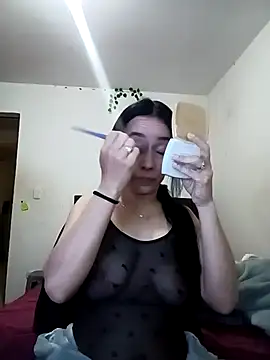 YaraDuartee online show from October 12, 2025, 8:19 pm