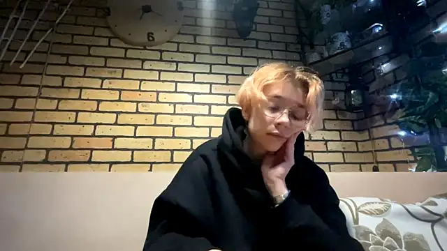 mycutievibe online show from September 25, 2025, 4:21 pm