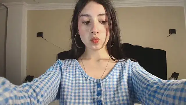 Snapshot of GabySweett_ chatting on October 8, 2025, 1:20 pm GabySweett online show from October 8, 2025, 1:20 pm