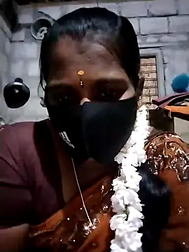 Snapshot of Tamil_Hot_Sandy chatting on November 13, 2025, 5:56 pm Tamil Hot Sandy online show from November 13, 2025, 5:56 pm