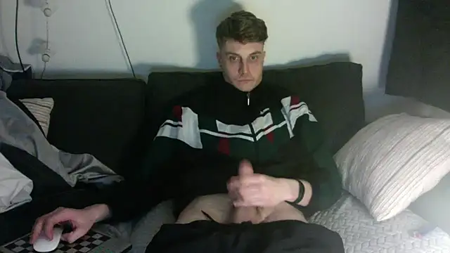 bangzrr3 online show from February 9, 2026, 7:51 pm