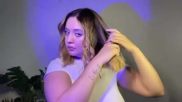 Snapshot of Angelina_velvett chatting on October 10, 2025, 2:43 am Angelina velvett online show from October 10, 2025, 2:43 am