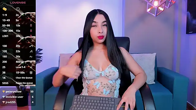 Snapshot of Caroline_Millerr chatting on October 22, 2025, 8:08 pm Caroline Millerr online show from October 22, 2025, 8:08 pm