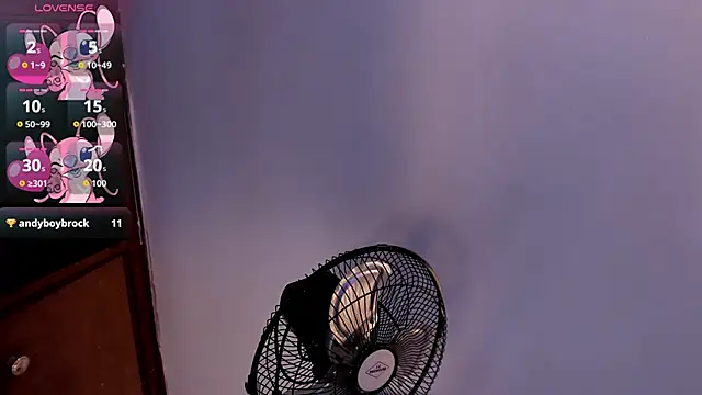 Snapshot of Caroline_Millerr chatting on November 7, 2025, 8:31 pm Caroline Millerr online show from November 7, 2025, 8:31 pm