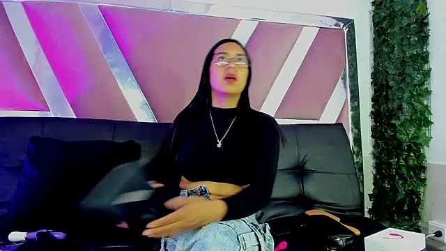 Snapshot of KateValencia chatting on March 14, 2026, 12:50 am KateValencia online show from March 14, 2026, 12:50 am