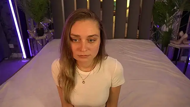 Snapshot of CupLoveElvira chatting on October 11, 2025, 7:51 am CupLoveElvira online show from October 11, 2025, 7:51 am