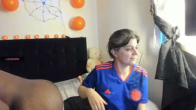 Snapshot of Yin_yang_hot chatting on October 22, 2025, 10:31 pm Yin yang hot online show from October 22, 2025, 10:31 pm