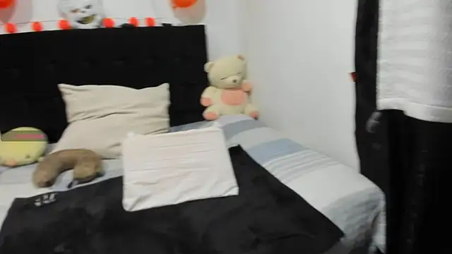 Snapshot of Yin_yang_hot chatting on October 24, 2025, 11:28 am Yin yang hot online show from October 24, 2025, 11:28 am