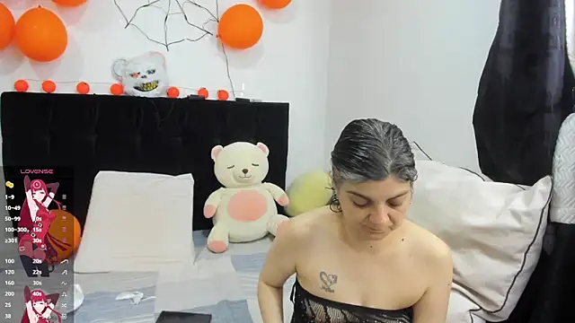 Snapshot of Yin_yang_hot chatting on October 25, 2025, 11:43 pm Yin yang hot online show from October 25, 2025, 11:43 pm