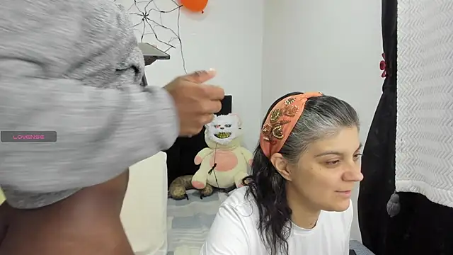 Snapshot of Yin_yang_hot chatting on October 28, 2025, 10:12 pm Yin yang hot online show from October 28, 2025, 10:12 pm