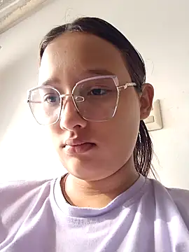 Snapshot of young_dairy01 chatting on October 2, 2025, 12:12 pm young dairy01 online show from October 2, 2025, 12:12 pm