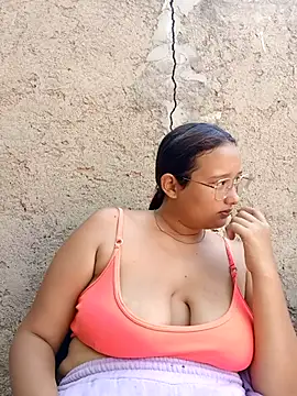 Snapshot of young_dairy01 chatting on November 3, 2025, 6:42 pm young dairy01 online show from November 3, 2025, 6:42 pm