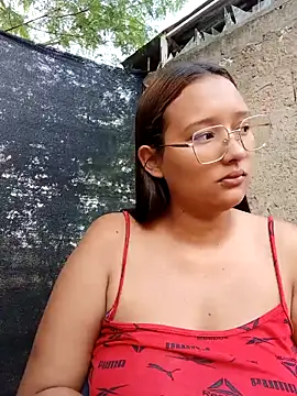 Snapshot of young_dairy01 chatting on November 12, 2025, 12:05 pm young dairy01 online show from November 12, 2025, 12:05 pm