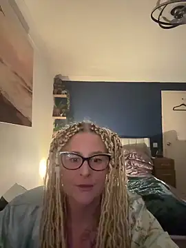 Horny hippy gurl online show from September 25, 2025, 11:19 pm