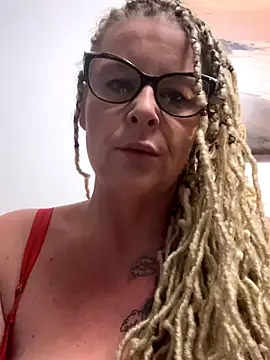 Horny hippy gurl online show from September 27, 2025, 6:46 pm