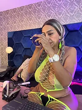 Angelina Roa online show from May 4, 2026, 2:13 pm