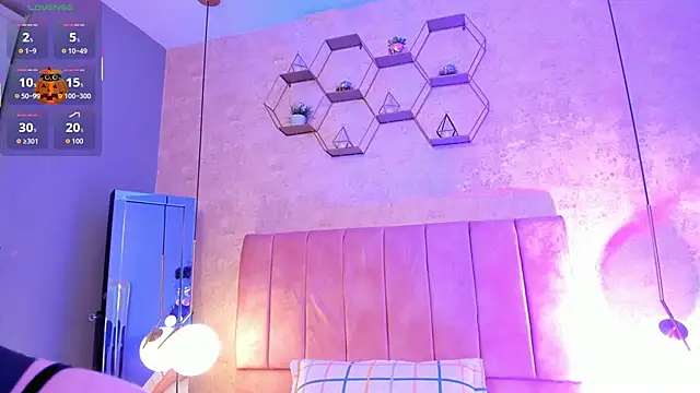 Snapshot of MAGIC_VERA chatting on October 7, 2025, 12:02 pm MAGIC VERA online show from October 7, 2025, 12:02 pm