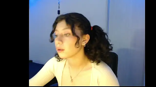 Snapshot of Ivonnybonn chatting on October 26, 2025, 4:40 am Ivonnybonn online show from October 26, 2025, 4:40 am