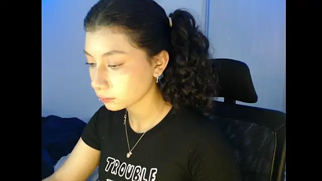 Snapshot of Ivonnybonn chatting on November 8, 2025, 4:45 am Ivonnybonn online show from November 8, 2025, 4:45 am