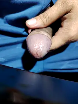 Snapshot of Sir_clouden chatting on November 1, 2025, 11:51 pm Sir clouden online show from November 1, 2025, 11:51 pm