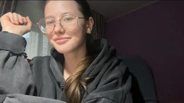 EleanoraDriere online show from September 26, 2025, 3:05 pm