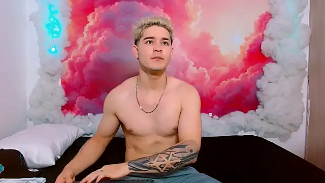 AlexPiersss online show from November 17, 2025, 7:08 pm