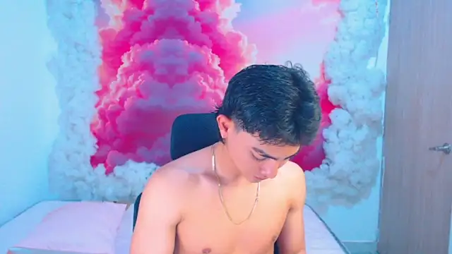 Snapshot of RomeoMillerr chatting on October 31, 2025, 7:15 pm RomeoMillerr online show from October 31, 2025, 7:15 pm