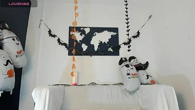 Snapshot of XaanderGrey chatting on October 31, 2025, 11:11 am XaanderGrey online show from October 31, 2025, 11:11 am