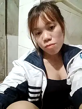 nhinhi-sexy online show from October 2, 2025, 2:13 pm