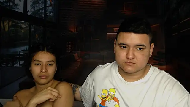 Snapshot of Charly_and_laura chatting on October 3, 2025, 7:00 pm Charly and laura online show from October 3, 2025, 7:00 pm