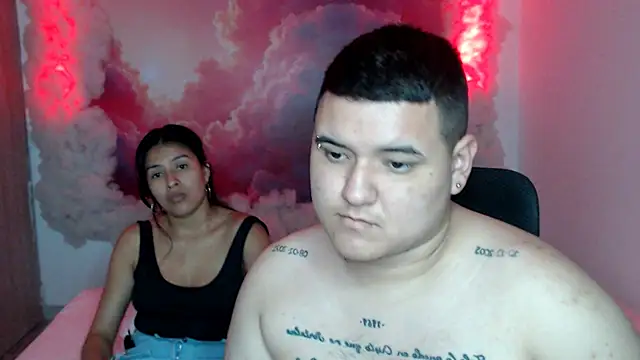 Snapshot of Charly_and_laura chatting on October 18, 2025, 7:03 pm Charly and laura online show from October 18, 2025, 7:03 pm