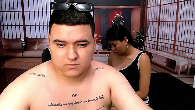 Snapshot of Charly_and_laura chatting on October 22, 2025, 7:35 pm Charly and laura online show from October 22, 2025, 7:35 pm