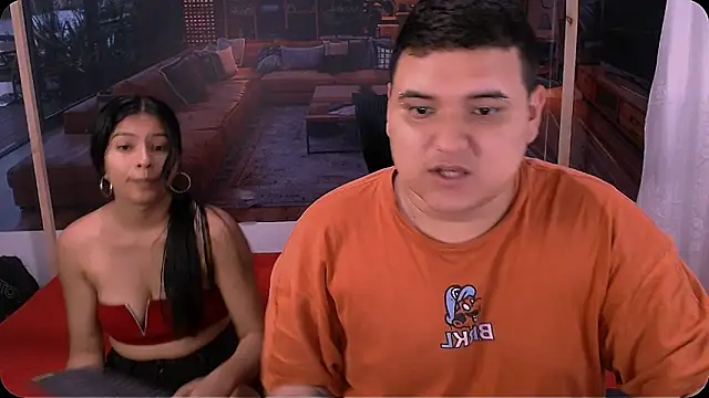 Snapshot of Charly_and_laura chatting on October 27, 2025, 7:07 pm Charly and laura online show from October 27, 2025, 7:07 pm