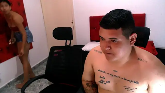 Snapshot of Charly_and_laura chatting on November 10, 2025, 7:13 pm Charly and laura online show from November 10, 2025, 7:13 pm