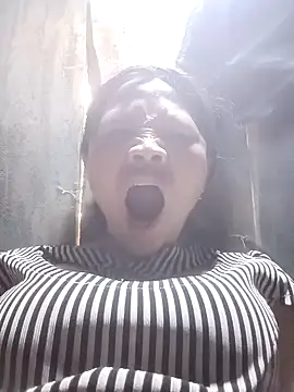 bree-zz online show from March 18, 2026, 5:43 am