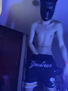 Snapshot of zamir333 chatting on November 12, 2025, 9:32 am zamir333 online show from November 12, 2025, 9:32 am