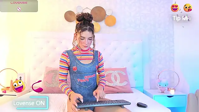 Snapshot of kendallspears_1 chatting on October 11, 2025, 3:39 am kendallspears 1 online show from October 11, 2025, 3:39 am