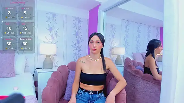 Snapshot of MarilynWild chatting on October 30, 2025, 2:51 pm MarilynWild online show from October 30, 2025, 2:51 pm