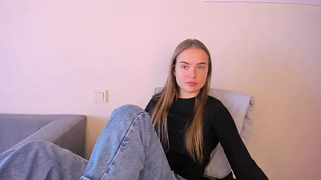 LilMary  online show from October 29, 2025, 7:21 am