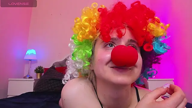 Snapshot of CamillaDreamer chatting on October 7, 2025, 3:20 pm CamillaDreamer online show from October 7, 2025, 3:20 pm