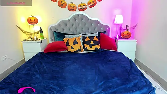 Snapshot of CamillaDreamer chatting on October 28, 2025, 4:20 pm CamillaDreamer online show from October 28, 2025, 4:20 pm