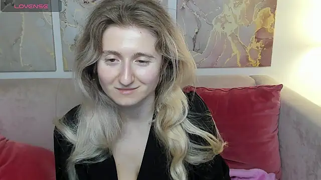 CamillaDreamer online show from May 4, 2026, 12:50 am
