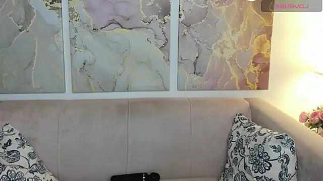 CamillaDreamer online show from May 15, 2026, 11:45 pm